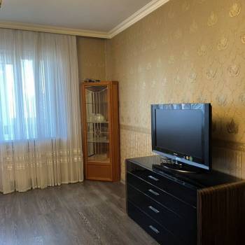 Сдается 2-х комнатная квартира, 90 м²