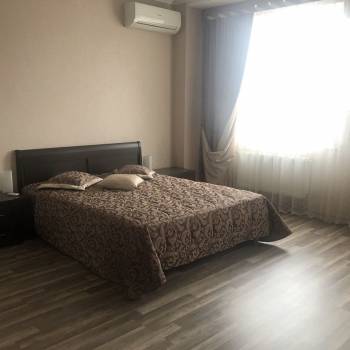 Сдается 2-х комнатная квартира, 79,4 м²