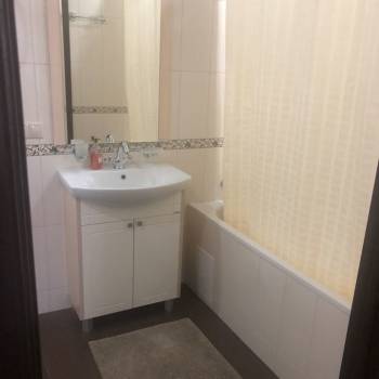 Сдается 2-х комнатная квартира, 79,4 м²
