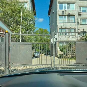 Продается 1-комнатная квартира, 42 м²