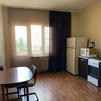 Сдается 1-комнатная квартира, 50 м²