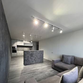 Продается 1-комнатная квартира, 61,4 м²