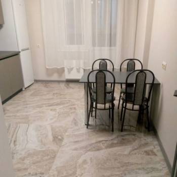 Сдается Многокомнатная квартира, 90 м²
