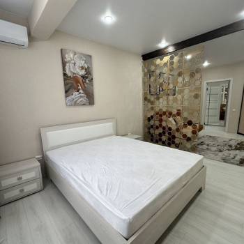 Сдается 1-комнатная квартира, 51 м²