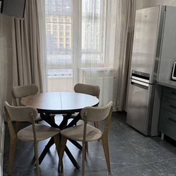 Сдается 1-комнатная квартира, 42 м²