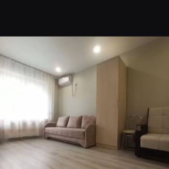 Продается 1-комнатная квартира, 37 м²