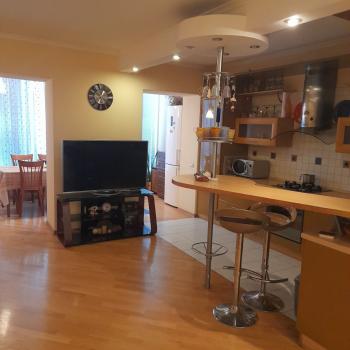 Сдается 2-х комнатная квартира, 75 м²