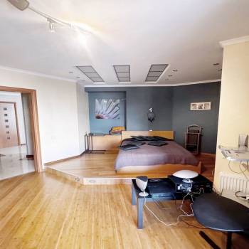 Продается Многокомнатная квартира, 138 м²