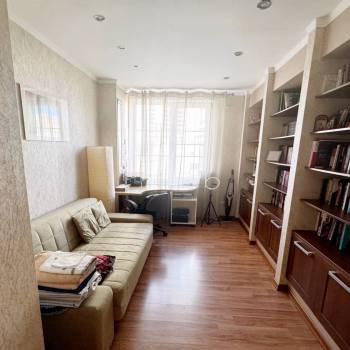 Продается Многокомнатная квартира, 138 м²