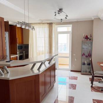 Продается Многокомнатная квартира, 138 м²