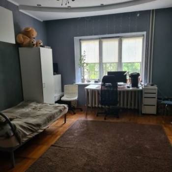Продается Многокомнатная квартира, 160 м²