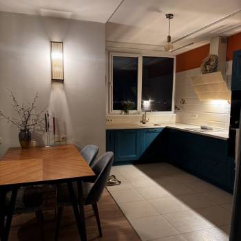 Продается Многокомнатная квартира, 100 м²
