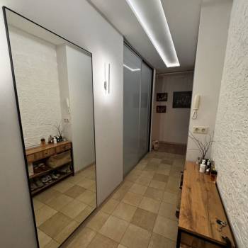 Продается Многокомнатная квартира, 100 м²
