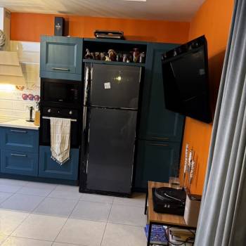 Продается Многокомнатная квартира, 100 м²