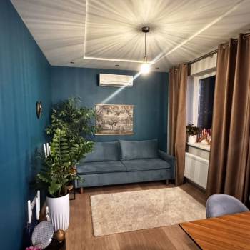 Продается Многокомнатная квартира, 100 м²