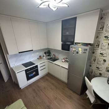 Продается 1-комнатная квартира, 40 м²