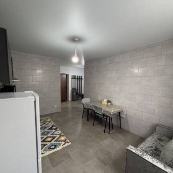 Сдается 1-комнатная квартира, 55 м²