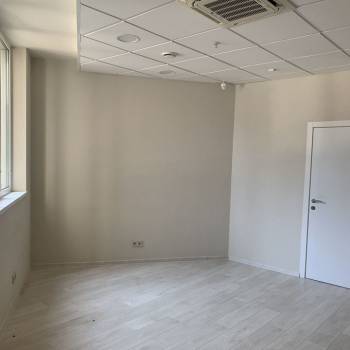 Сдается Нежилое помещение, 700 м²
