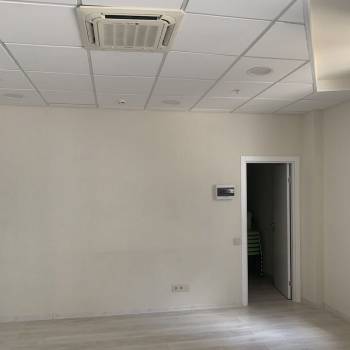 Сдается Нежилое помещение, 700 м²