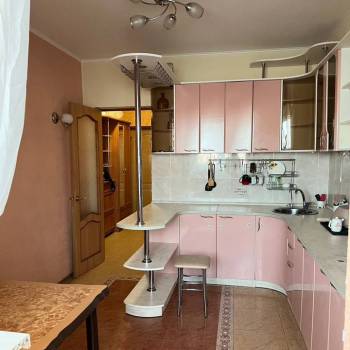 Сдается 1-комнатная квартира, 43 м²