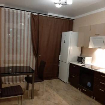 Сдается 1-комнатная квартира, 40 м²