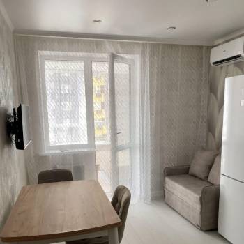 Сдается 1-комнатная квартира, 56 м²