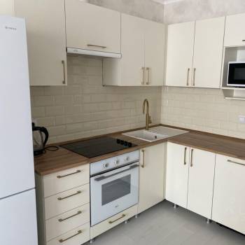 Сдается 1-комнатная квартира, 56 м²