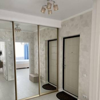 Сдается 1-комнатная квартира, 56 м²
