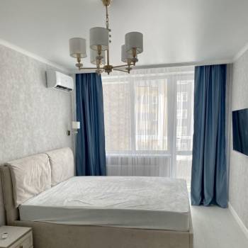 Сдается 1-комнатная квартира, 56 м²