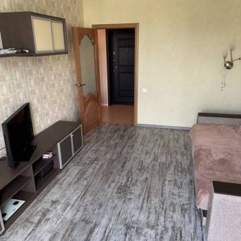 Продается 1-комнатная квартира, 38 м²