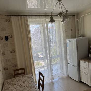 Продается 1-комнатная квартира, 38 м²