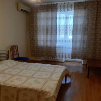 Сдается 1-комнатная квартира, 52 м²