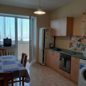 Сдается 1-комнатная квартира, 52 м²