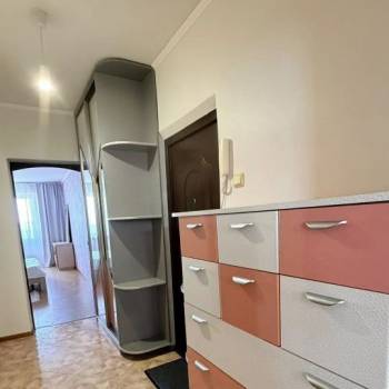 Сдается 1-комнатная квартира, 50 м²