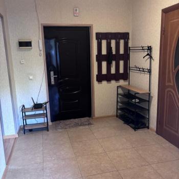 Сдается 2-х комнатная квартира, 82 м²
