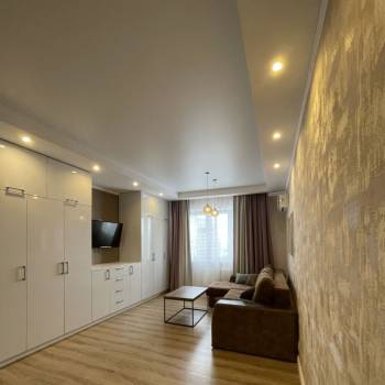Продается 1-комнатная квартира, 50 м²