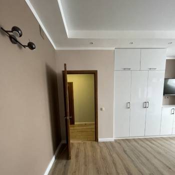 Продается 1-комнатная квартира, 50 м²