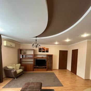 Сдается 2-х комнатная квартира, 65 м²