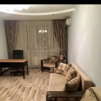 Сдается 2-х комнатная квартира, 100 м²