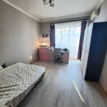 Продается Многокомнатная квартира, 160 м²
