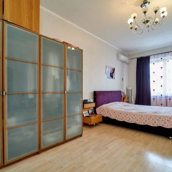 Продается Многокомнатная квартира, 160 м²