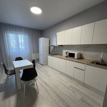 Сдается 1-комнатная квартира, 54 м²