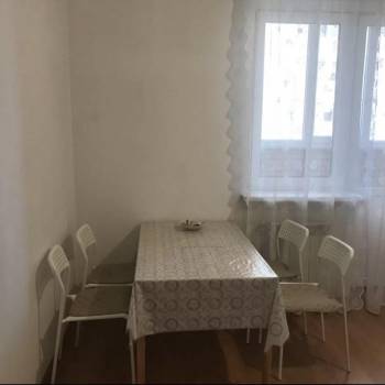 Сдается 2-х комнатная квартира, 76 м²