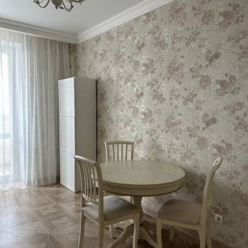 Сдается 1-комнатная квартира, 52 м²