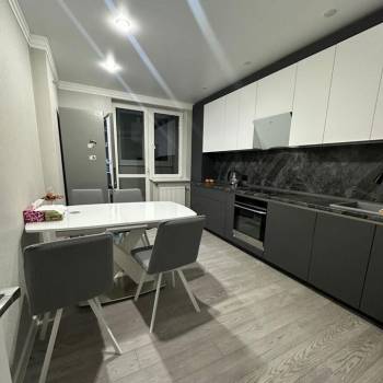 Сдается Многокомнатная квартира, 80 м²