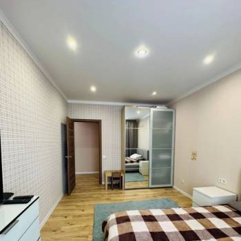 Продается 1-комнатная квартира, 38 м²