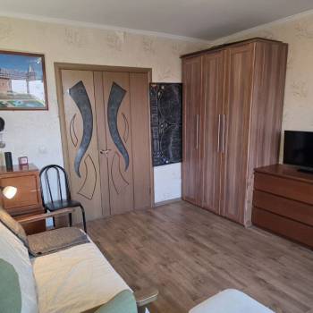 Продается 1-комнатная квартира, 36 м²