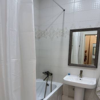 Сдается 1-комнатная квартира, 49 м²
