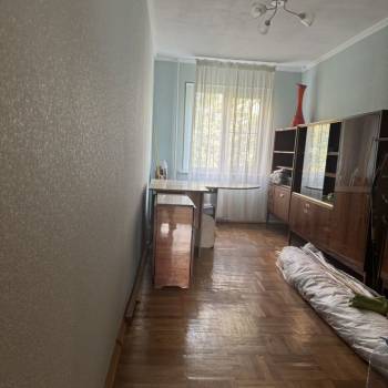 Продается Многокомнатная квартира, 76 м²