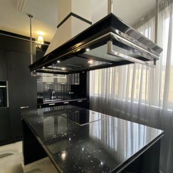 Продается Многокомнатная квартира, 150 м²